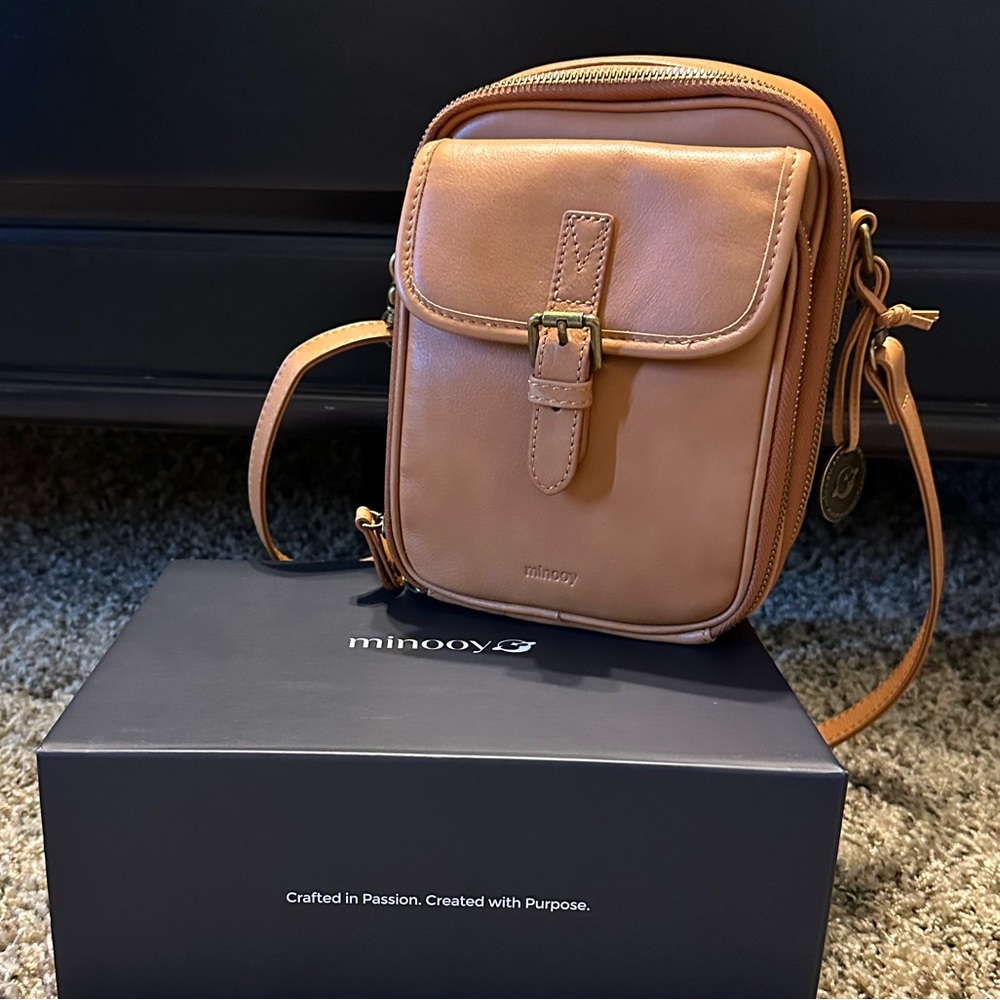 Minooy leather crossbody purse